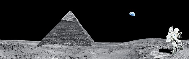 pyramida a kosmonaut